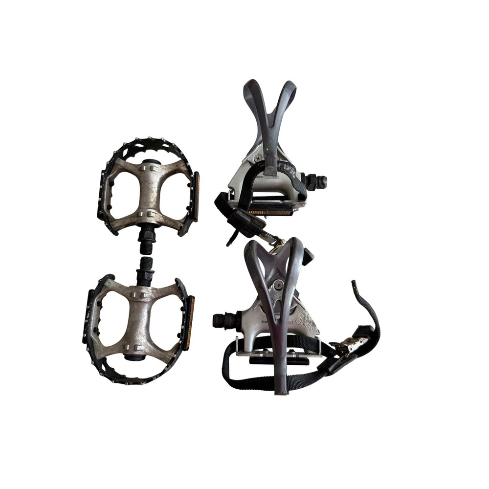 Shimano‎ 105 PD-1050 Pedals Road Bike OS Silver  Toe Clips Straps Reflectors